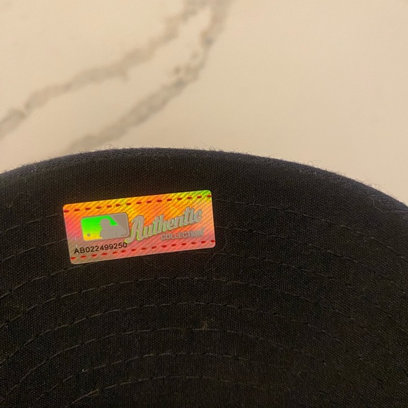 Boston Red Sox- the official on field cap of MLB (size 7- 55.8cm) - Picture 3 of 6